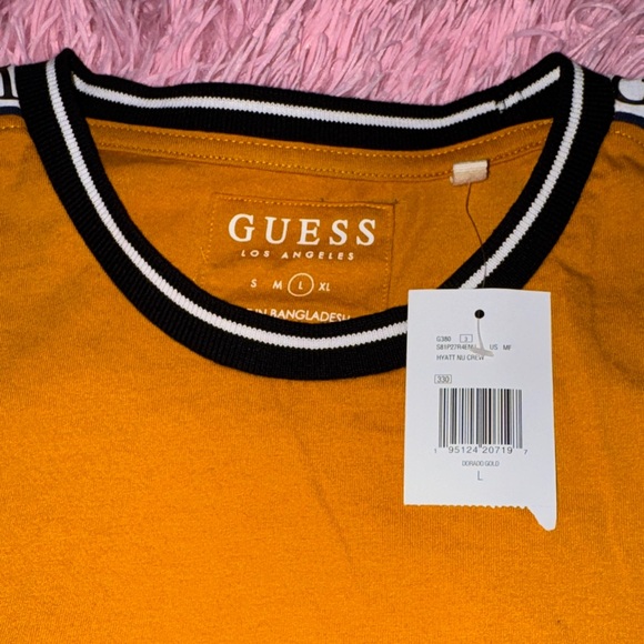 2 men GUESS T-Shirts size large - Picture 3 of 5